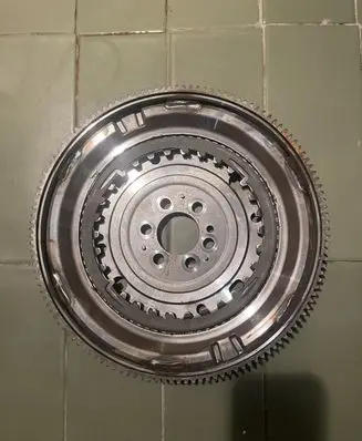 Volkswagen Golf VI Dual mass flywheel 03F105266C