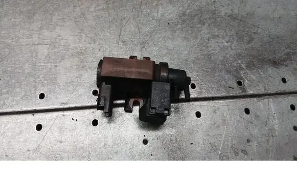 Volvo V50 Vacuum valve 6G9Q9E882CA