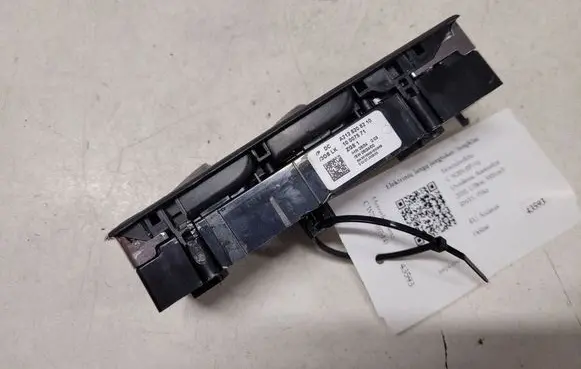 Mercedes-Benz C W204 Electric window control switch A2128208210 10007571