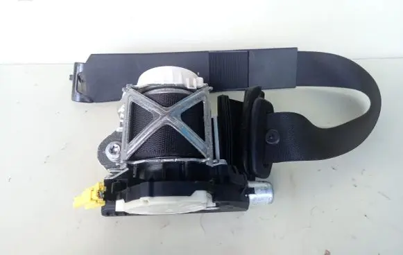 Mercedes-Benz GL X164 Third row seat belt A1648600585