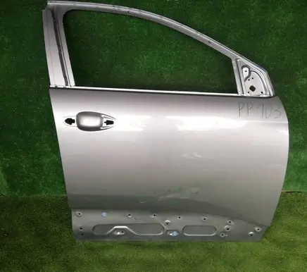 Peugeot 3008 II Front door 9812306280