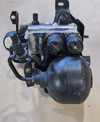 Mercedes-Benz SL R230 Air suspension valve block A2203200358 A2203280031