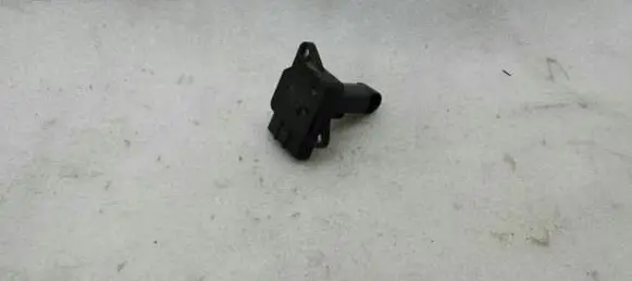 Jaguar XK - XKR Mass air flow meter C2C7636