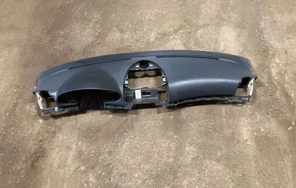 Mercedes-Benz E W211 Dashboard 2116800687 A2116800687