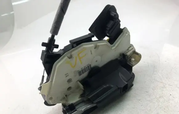 Seat Leon (5F) Coupe door lock (next to the handle) 5K1837015E
