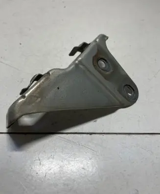 Headlight/headlamp mounting bracket
