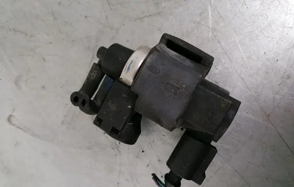 Audi A6 S6 C6 4F Turbo solenoid valve 059906628A