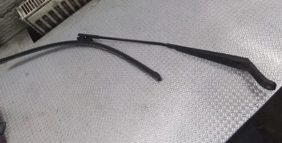 Peugeot 407 Windshield/front glass wiper blade 