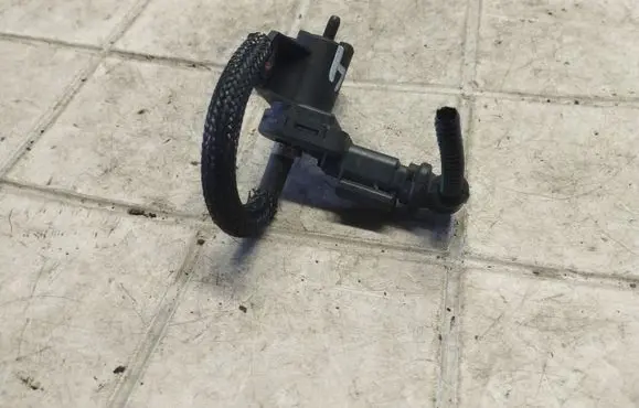 Peugeot 3008 I Vacuum valve 9688124580