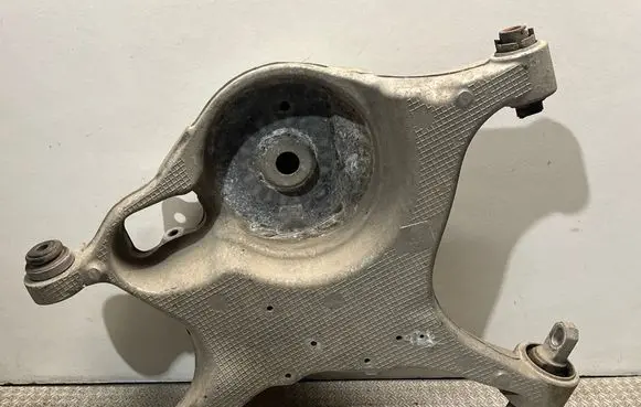 Rear upper control arm/wishbone