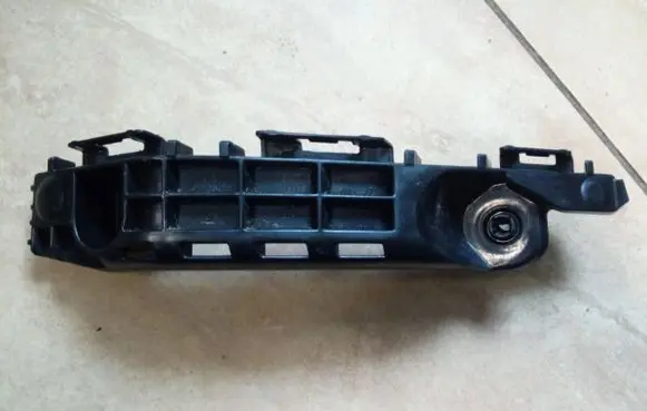 Toyota Yaris XP210 Front bumper mounting bracket 52535K0010 NE67795