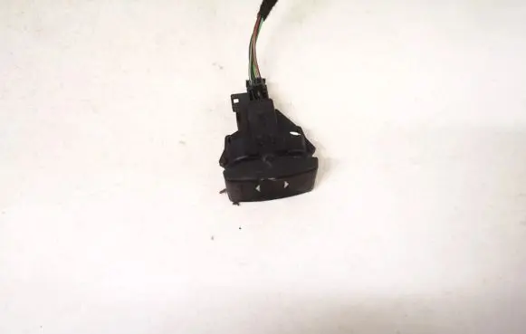 Ford Mondeo Mk III Electric window control switch 1s7t14529ab k808x
