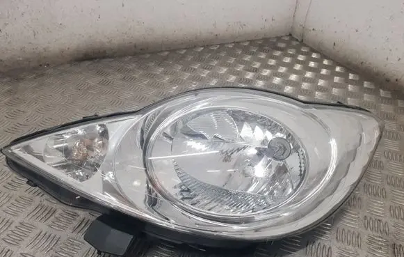 Peugeot 107 Headlight/headlamp 89530378