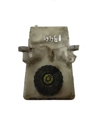 Brake fluid reservoir