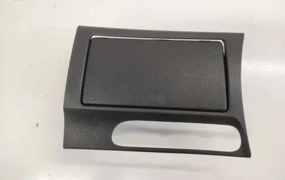 Cup holder front