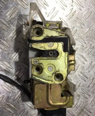Mazda 323 F Rear door lock