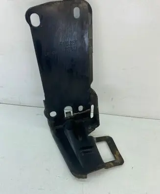 BMW 3 E90 E91 Radiator mount bracket 51647117 23781010 81208