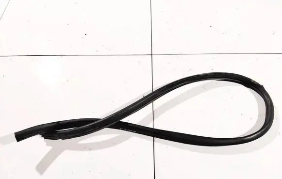 Audi A4 S4 B5 8D Rubber seal front coupe door 