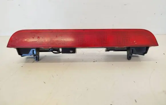 Nissan X-Trail T30 Third/center stoplight P1842