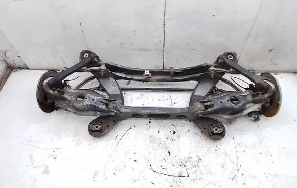 Mercedes-Benz C W205 Rear axle beam W205-SNKI-WZK-TYL