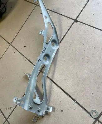 BMW 2 F45 Fender mounting bracket 7297201