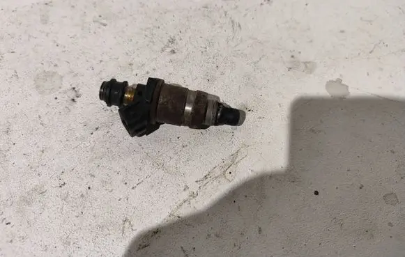 Honda Civic Fuel injector 6L41