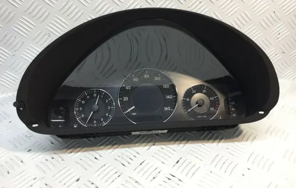 Mercedes-Benz CLK A209 C209 Speedometer (instrument cluster) A2095405247