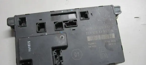 Mercedes-Benz E W211 Door control unit/module 2118208485