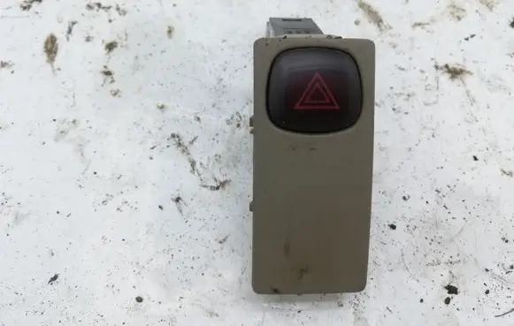 Volvo XC90 Hazard light switch 9168302 03W404 8660327