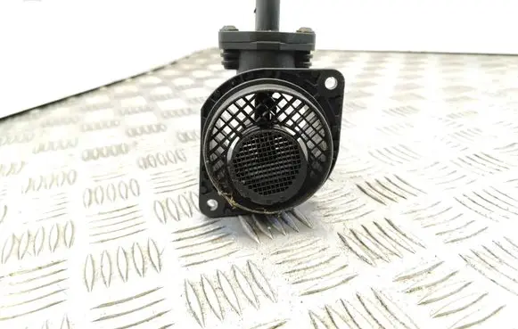 Volkswagen Golf V Mass air flow meter 038906461B 0281002531
