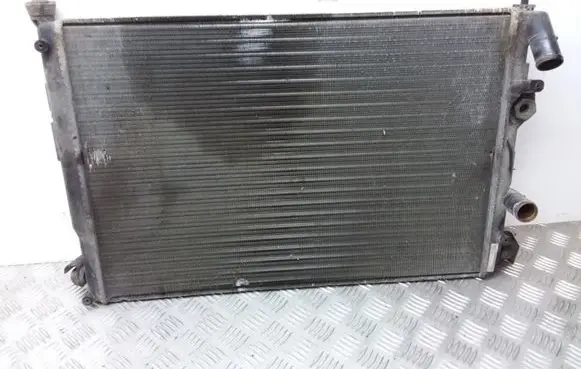 Renault Megane I Coolant radiator 7701352976