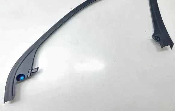 Volvo XC40 Front door trim bar 31455062