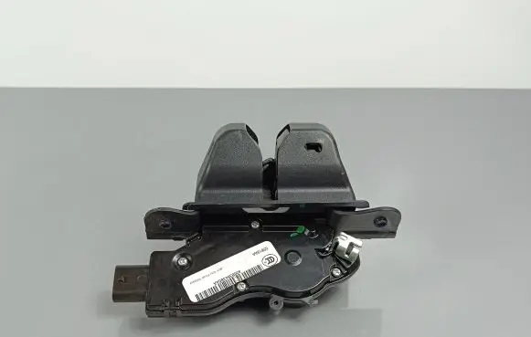 Jeep Cherokee Tailgate/trunk/boot lock/catch/latch 4068364386AA