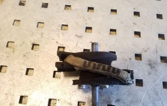 BMW 3 F30 F35 F31 Gearbox mount 6796617 6796619