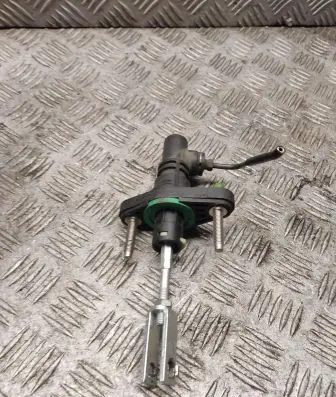 Toyota Avensis T270 Clutch slave cylinder 3142002051