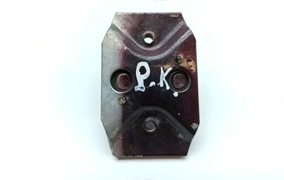 Jaguar XJ SERIE 2 Front door lock loop/hook striker 