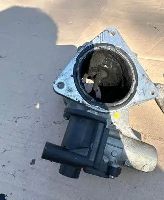 Volkswagen Crafter EGR valve 076131501B