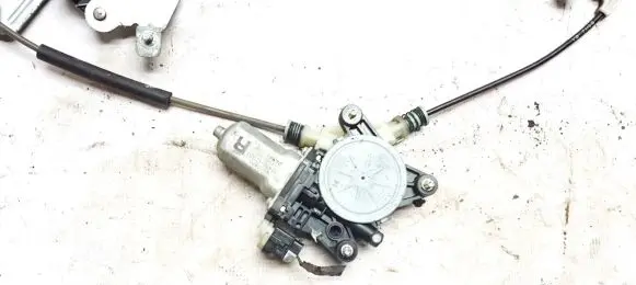 KIA Carnival Rear door window regulator motor 824604d020 82460-4d020