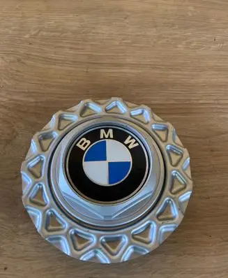BMW 3 E30 Original wheel cap 0924038