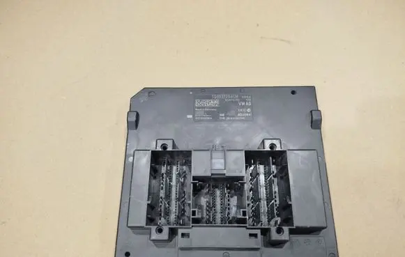 Man TGE 1gen Comfort/convenience module 5Q0937084CM A2C10390804 5Q0937084