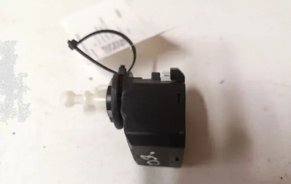 Opel Vectra C Headlight level adjustment motor 008830