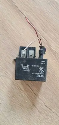 BMW 5 F10 F11 Coolant fan relay 9198302 V23132A2001X30