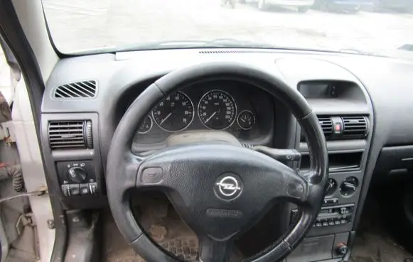 Opel Astra H Steering wheel 