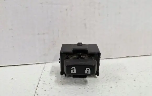 Toyota Matrix (E140) Central locking switch button 918-0K83