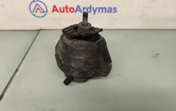 BMW 5 E60 E61 Engine mount bracket 6769874 22116769874