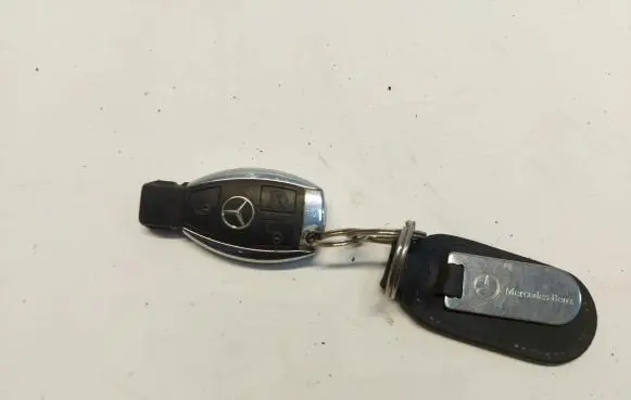 Mercedes-Benz CLA C117 X117 W117 Ignition key/card 