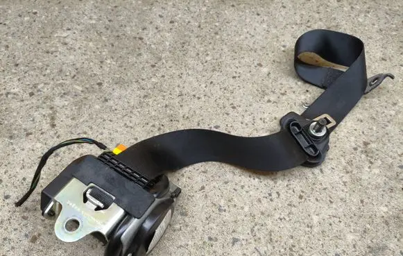 Mercedes-Benz GL X166 Third row seat belt 620615700