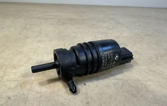 BMW X5 E70 Windscreen/windshield washer pump 67126934160