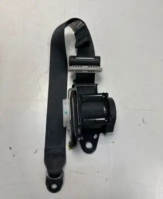 Nissan Leaf II (ZE1) Rear seatbelt 638265401H 07120320 106X090LH
