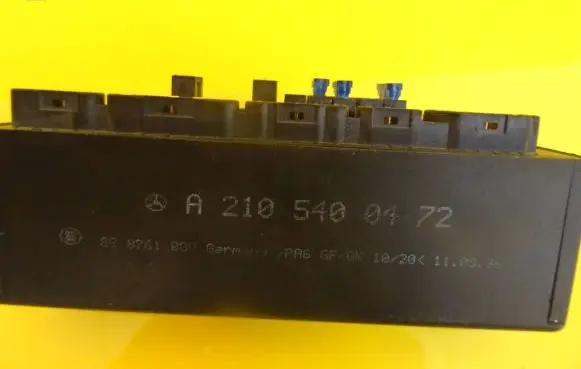 Mercedes-Benz E W210 ESP (stability system) control unit A2105400472